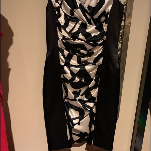 Slimming cocktail dress - Picture 2 of 3